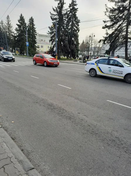 У центрі Луцька автомобілістка збила жінку (фото)