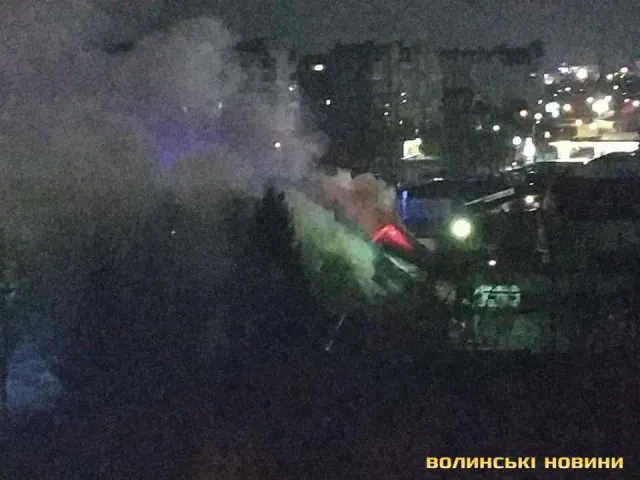 У Луцьку вночі горів сервісний центр МВС (фото, відео)
