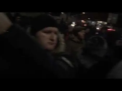 Поліція не захотіла допомогти муніципалам вивезти ворота зі Старого ринку (відео)