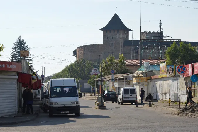 «Ніхто не збирається їх демонтовувати», - Юлія Сиротинська про кіоски на Старому ринку