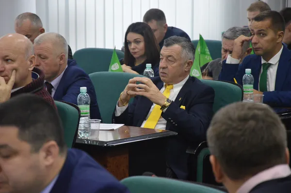 «Чому я не сокіл? Чому не літаю», - думав Дендіберін