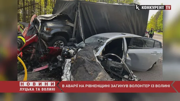 Нещодавно повернувся з полону: на Рівненщині в аварії загинув волонтер із Волині (відео)