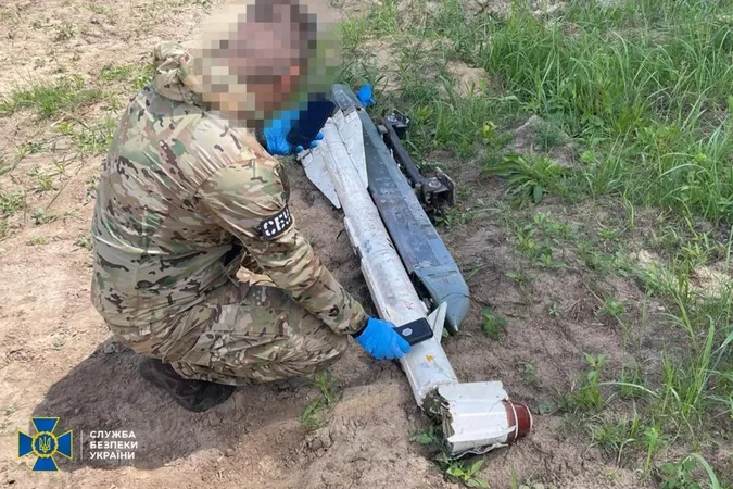 росія продовжує закидувати Україну боєприпасами зі збідненим ураном (фото)