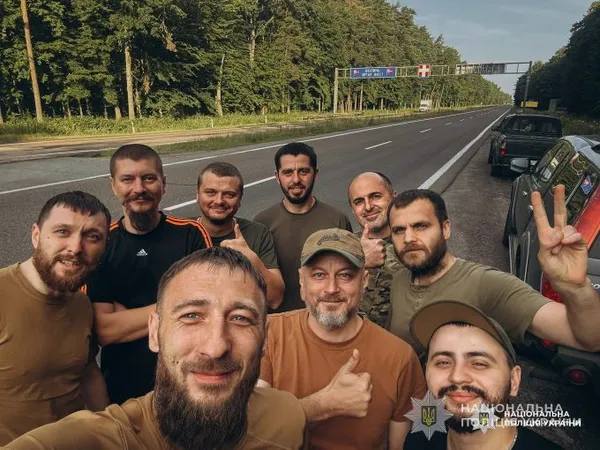 Чекає первістка, але вирушає на Схід: поліцейський-доброволець з Волині став вибухотехніком на фронті (фото, відео)