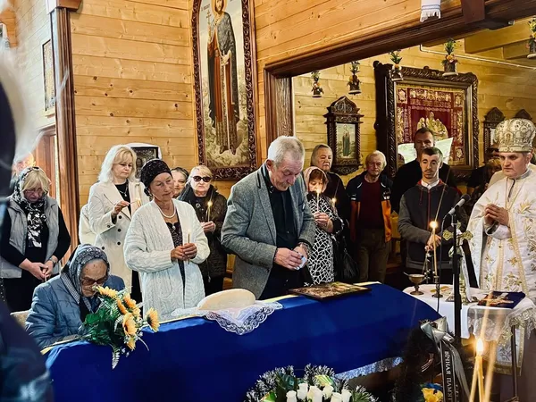 Відспівали у храмі, який зводив із батьком: у Володимирі попрощалися з воїном Сергієм Литовкою (фото)