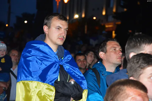 Мер-прогнозист та сотні вболівальників: як лучани підтримували збірну України з футболу (фото)