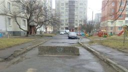 У Луцьку "знесуть" незаконні гаражі та обмежувачі руху (фото)