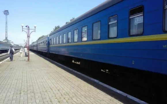На період осінніх канікул Укрзалізниця запустила додатковий потяг