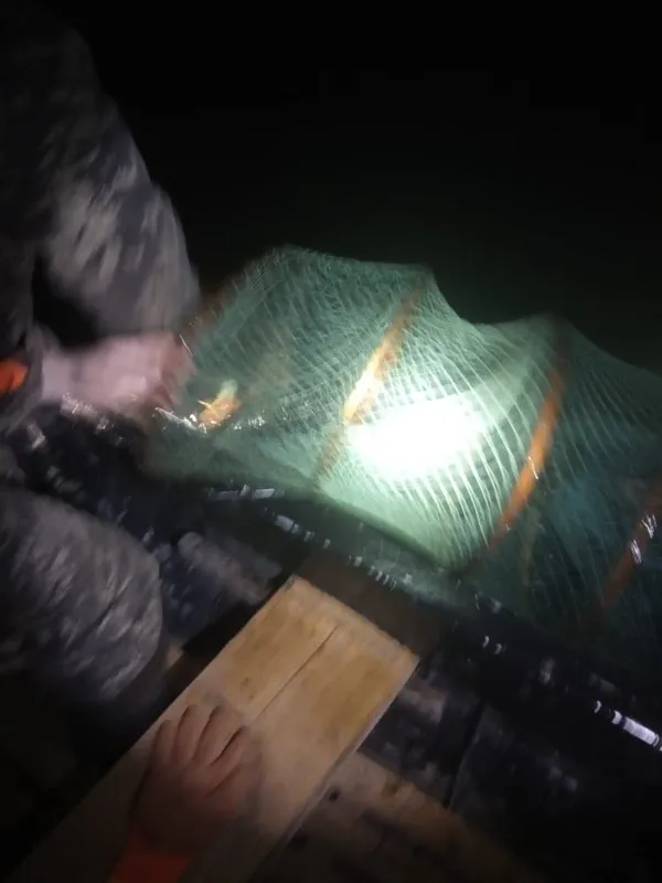У Світязі знайшли 42 метри сіток для вилову вугрів (фото, відео)