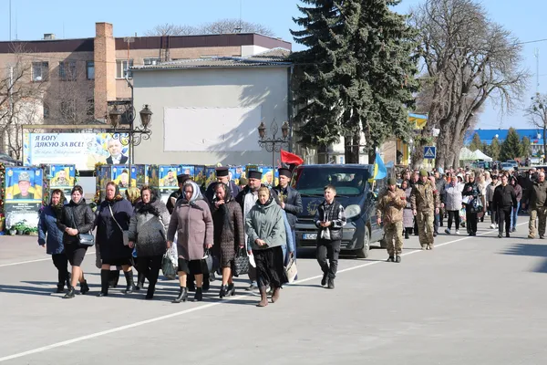 Загинув на Курщині: Волинь провела в останню дорогу воїна Андрія Мацерука (фото)