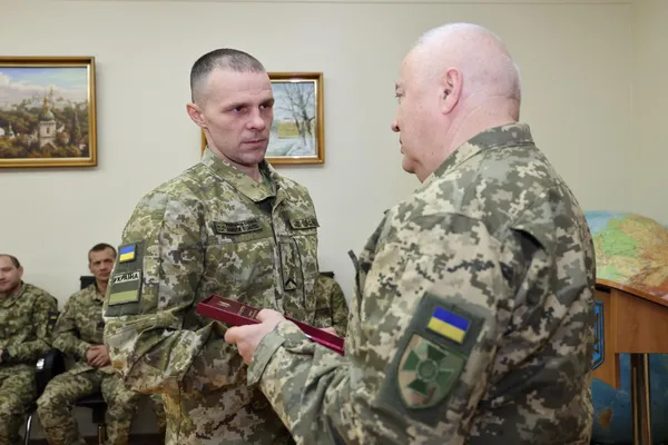 Сімох волинських прикордонників відзначили державними нагородами (фото)