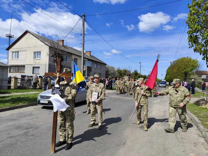 На Волині в останню путь провели Героя Олександра Каленюка (фото)