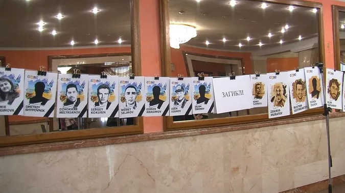 Понад 200 портретів політв'язнів окупованого Криму: у Луцьку презентували фотовиставку