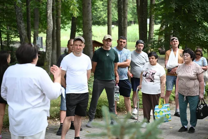Аромат літа й тиша лісу: на Волині провели незвичайну реабілітацію для військових (фото)