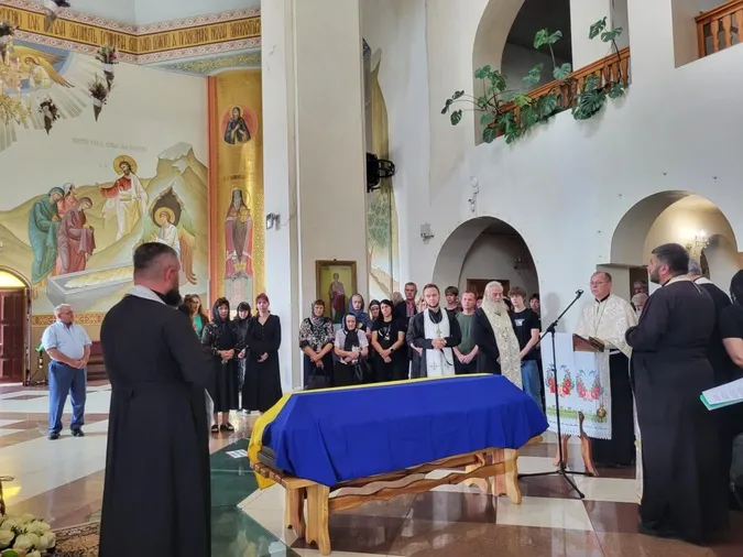 16 місяців очікувань: у Ковелі попрощалися із Захисником Русланом Нечипоруком (фото)