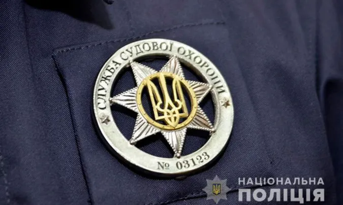 Пістолети, ножі, балончики: що волиняни намагаються пронести до судів (фото)
