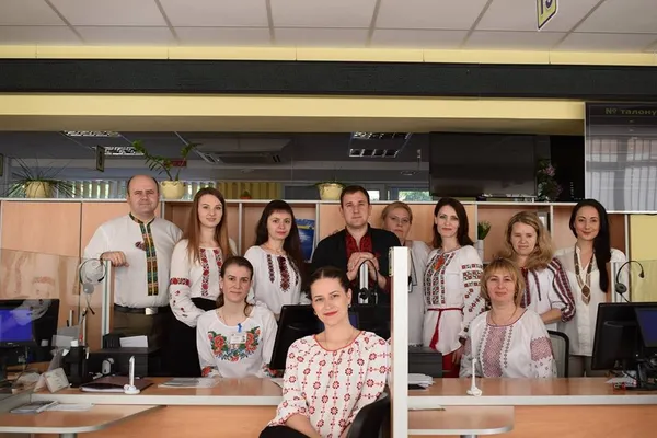 Відомі волиняни показали свої вишиванки (фото) 