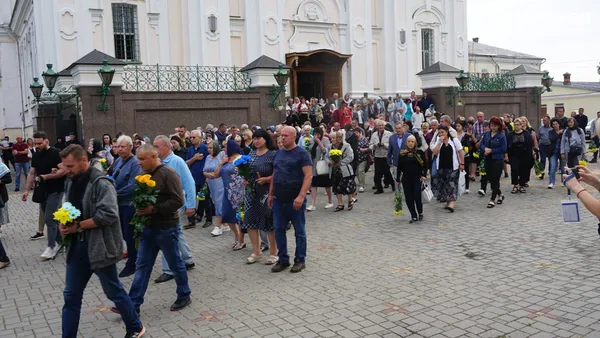 Луцьк у траурі: попрощалися із загиблим Героєм Валерієм Федюком (фото)