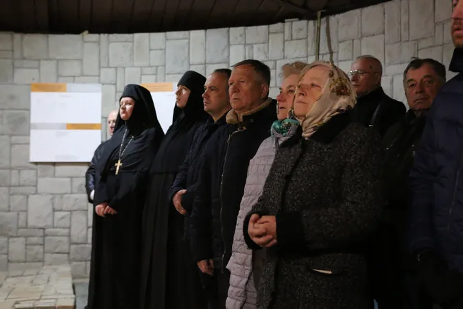 У першому храмі Луцька, якому майже тисяча років, помолилися перед стародавньою іконою (фото)