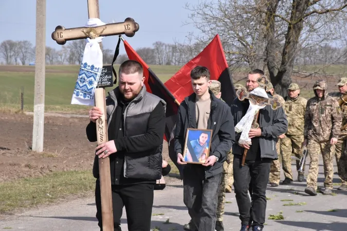 Загинув майже пів року тому: на Волині попрощалися з воїном Тарасом Шавлаєм (фото)