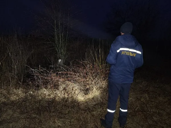 Залучили водолазів: на Камінь-Каширщині другий день шукають зниклу 17-річну дівчину (фото)