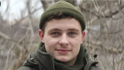 «Коли там дівчата мені почнуть писати» : у волинській бригаді служить мегапозитивний Колюня (фото)