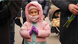 Квіти та сотні людей: у Луцьку вшанували пам'ять героїв Небесної Сотні (фото, відео)