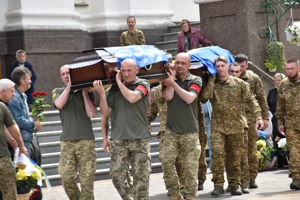 У Луцьку попрощались із Героями Андрієм Кравчуком та Романом Смалем (фото)
