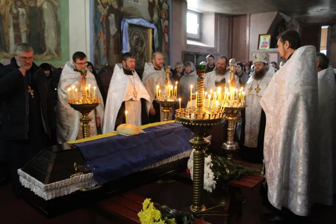 Востаннє додому: у Світязі похоронили волинського бійця Миколу Голінчука