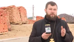 На Волині священник продає чорничне варення, щоб побудувати храм (відео)