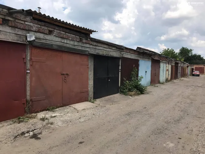 В гаражі у Луцьку знайшли труп (фото, відео)
