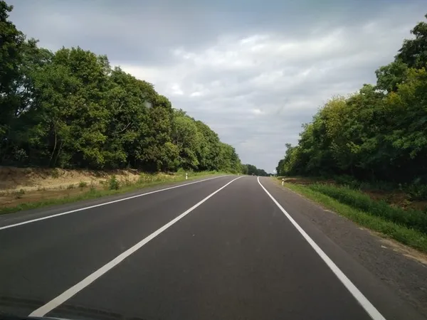 На волинських дорогах розмітку наносять за новою технологією (фото) 