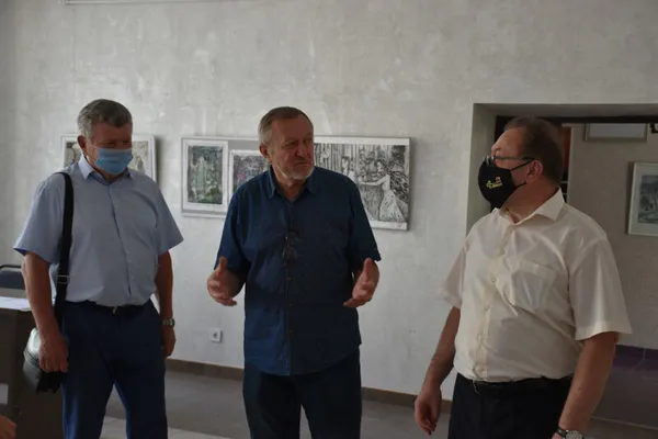 У Луцьку оновили фасад дитячої художньої школи (фото)