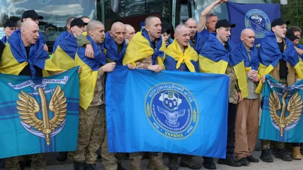 Черговий обмін полоненими: додому повертаються воїни ЗСУ, Нацгвардії та прикордонної служби (фото)