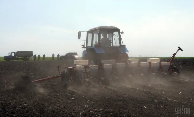 Верховна Рада продовжила мораторій на продаж сільгоспземель