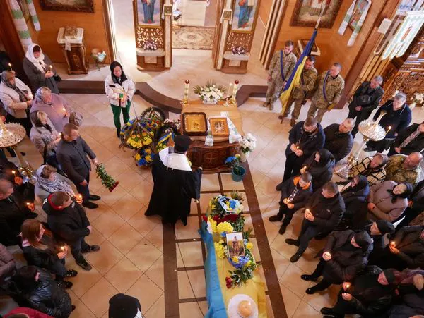 У Володимирі попрощалися із загиблим на війні солдатом Андрієм Сапігою (фото)