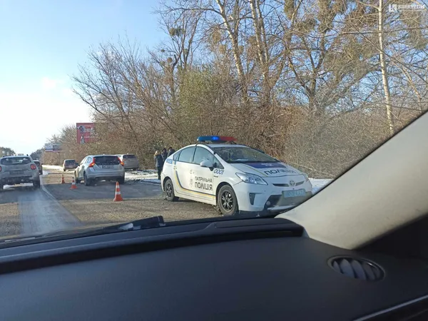 З'їжджав на праву смугу: у Луцьку розповіли деталі аварії на Набережній (фото)