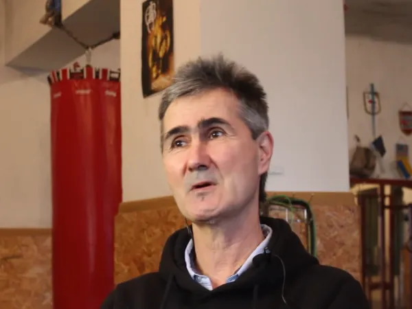 «Поїхала на змагання, аби його засадити», – вихованки тренера з Горохова, звинуваченого у домаганні