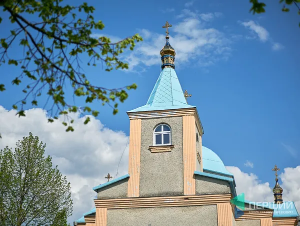 «Ви здуріли чи шо»: у Пальчі священник не захотів переходити з громадою в ПЦУ (фото)