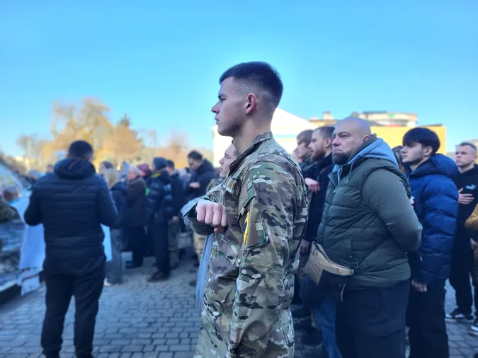 Йому б ще жити й жити: у Ковелі попрощалася із 22-річним воїном Назаром Кіперчуком (фото)