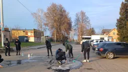 Змусили вимивати дорогу та оштрафували: на Волині покарали «дрифтувальників» (фото)