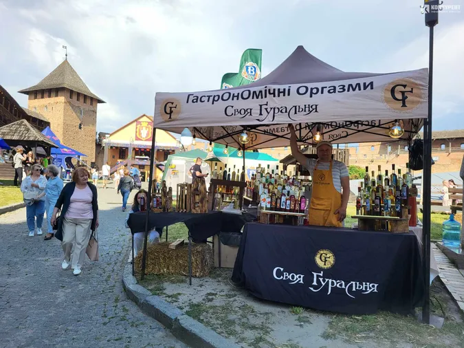 «ЛюбART Fest» у Луцькому замку: що там відбувається (фоторепортаж)