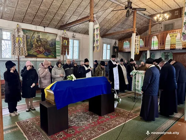 Майже через 2 роки після загибелі: на Волині попрощалися з воїном Святославом Василюком (фото)