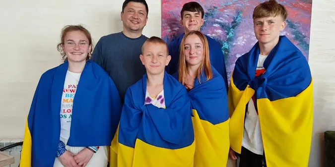 До Миколаєва повернули пʼятьох дітей-сиріт, депортованих росіянами у 2022 році (фото)