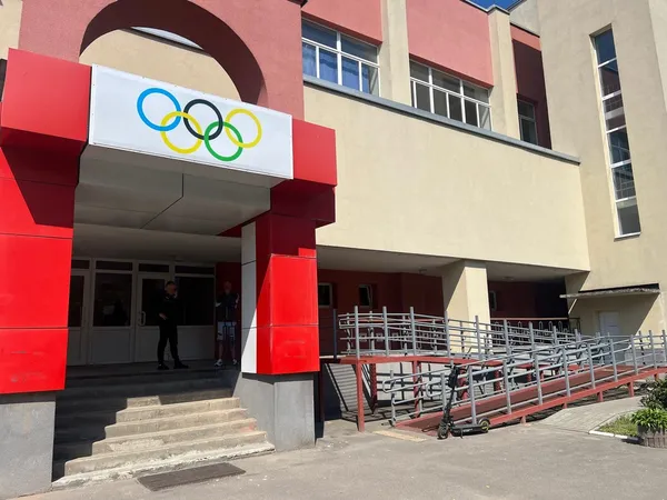 Спорт без бар'єрів: у Ковелі в спортшколі встановлюють ліфт за 1,5 млн (фото)
