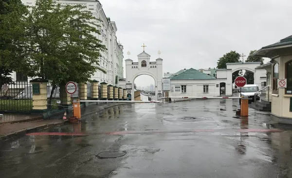 Києво-Печерську лавру відкрили для відвідувачів (фото)