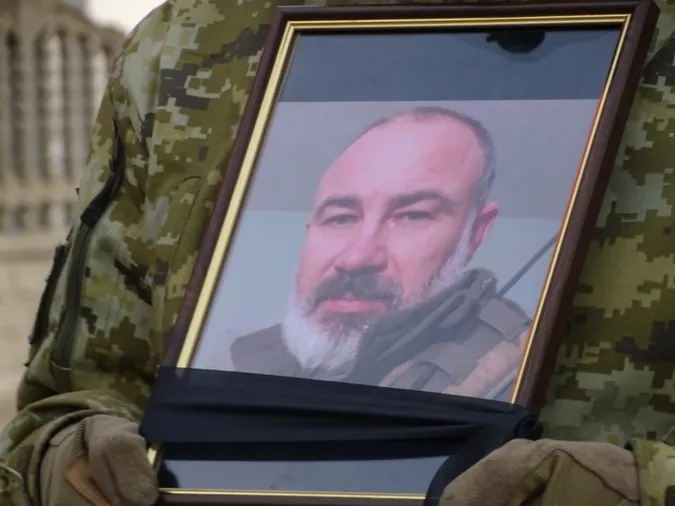 Упізнали лише за ДНК: на Волині попрощалися із воїном Віктором Кіцом (фото)