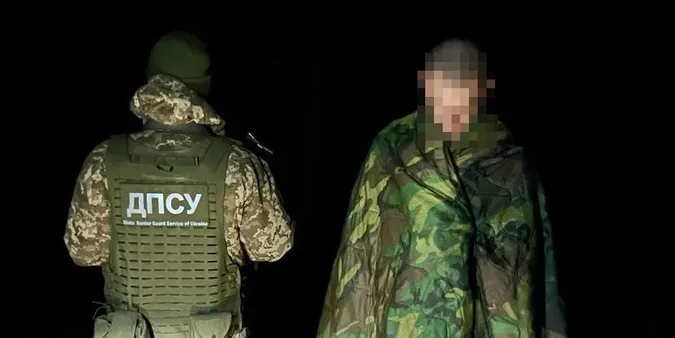 Змерз та промок: прикордонники зігріли 22-річного волинянина, якого зловили біля кордону