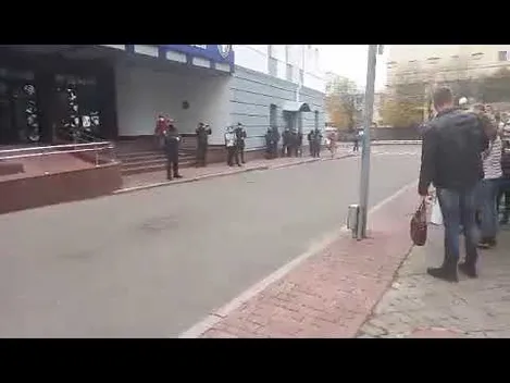 «Юра, виходь»: волинські підприємці страйкують під стінами поліції (фото, відео)
