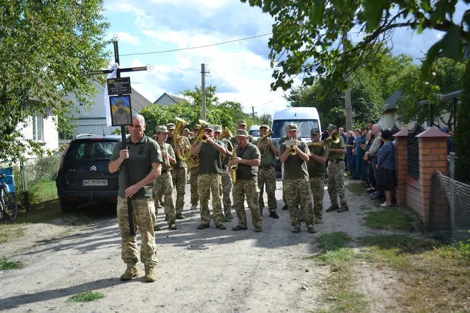 Навіки додому: на Волині попрощалися з загиблим воїном Сергієм Павловським